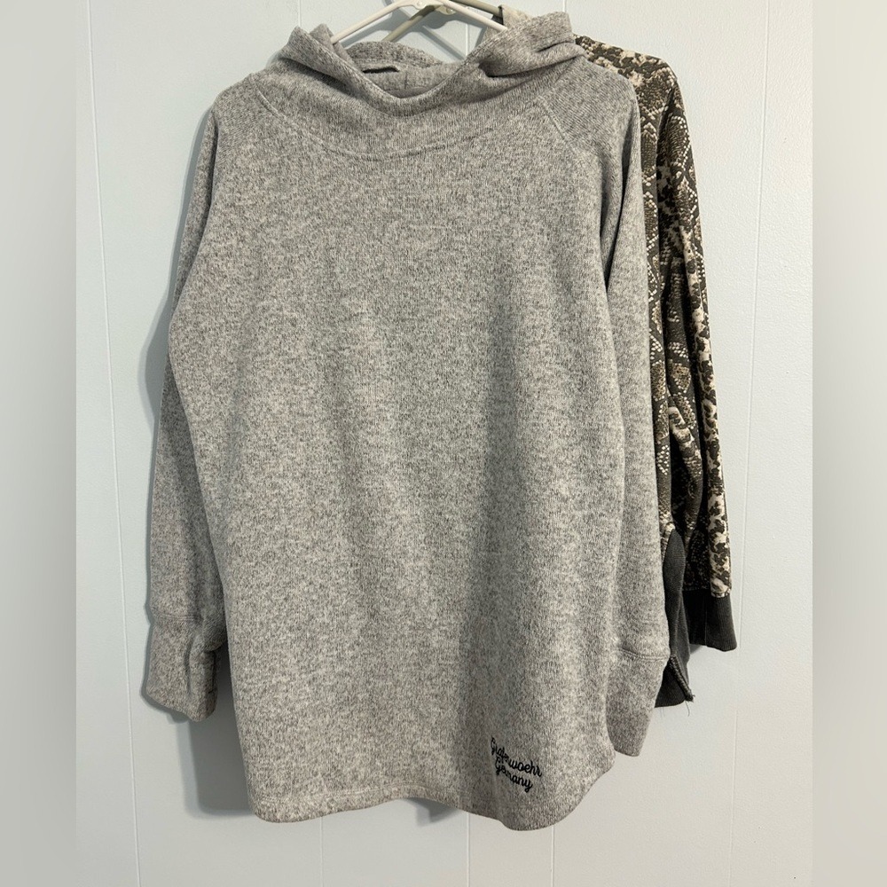 J. America Gray Grafenwoehr Germany Hoodie & Snakeskin Print Hoodie Bundle XL